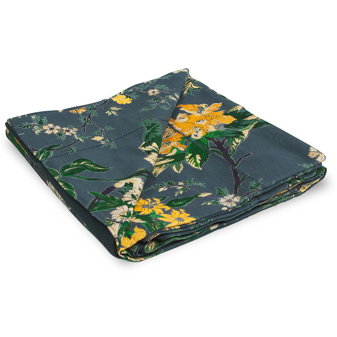 Estate Tablecloth / Medium Estate Tablecloth / Medium